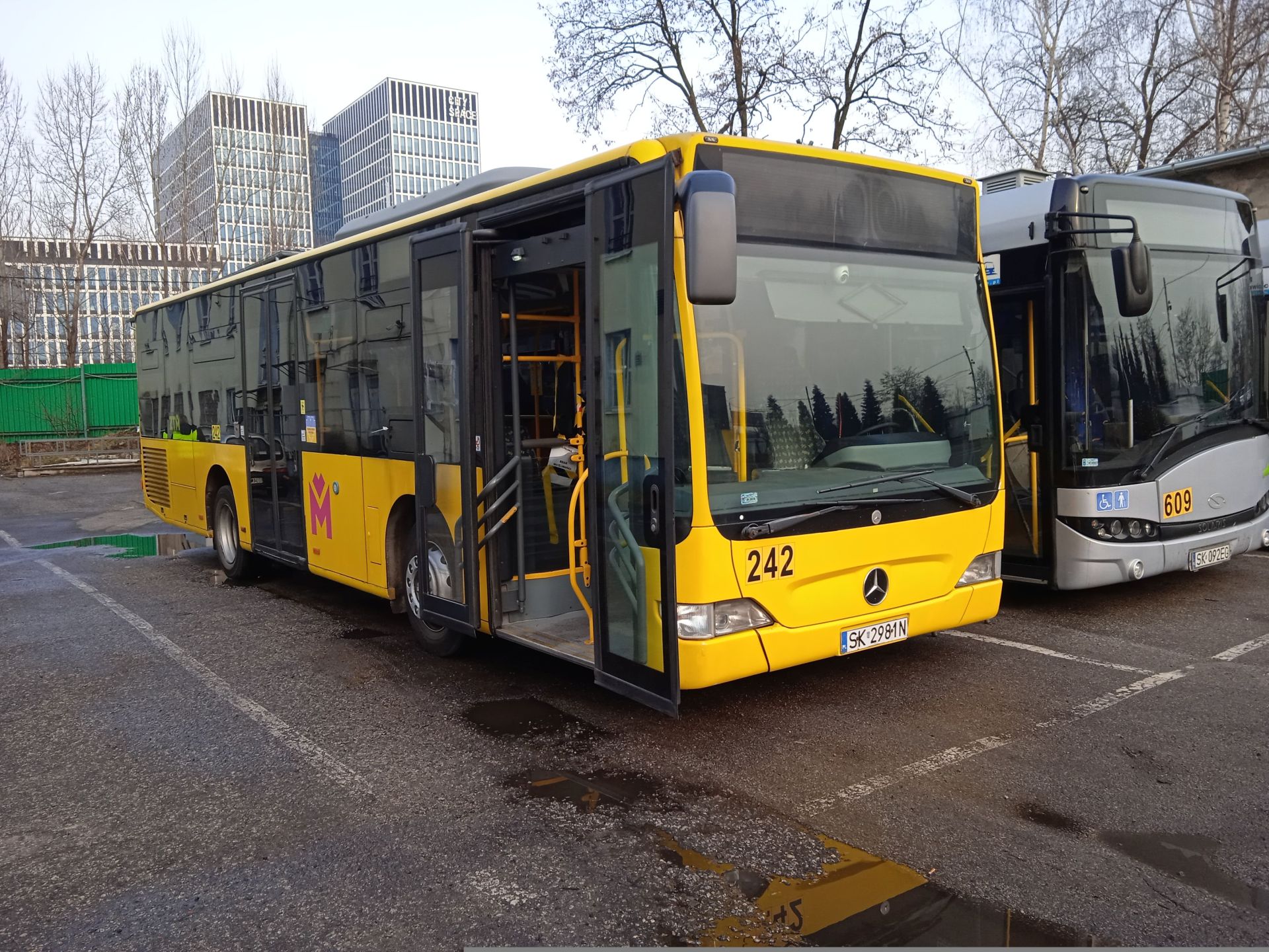 Fot. Monika Nawrat. Autobusy PKM Katowice pojadą do Ukrainy