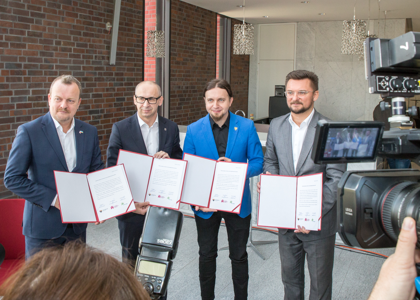Fot. S. Rybok/UM Katowice. Prezydenci Katowic, Sosnowca i przewodniczący GZM podpisali deklarację o współpracy
