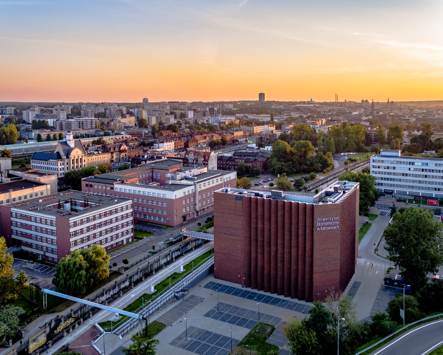 Fot. Uniwersytet Ekonomiczny w Katowicach/Facebook. Uczelnia może przyjąć 5 tysięcy kandydatów na studia