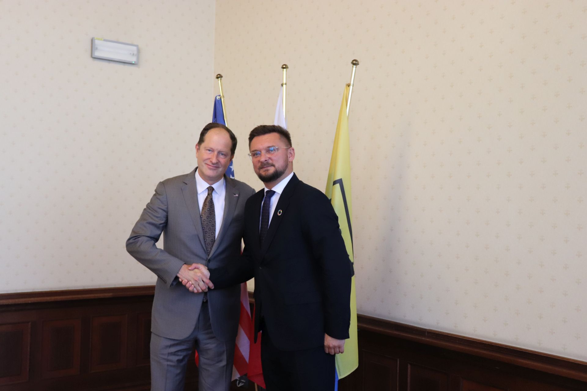 Fot. Kacper Jurkiewicz/WKATOWICACH. Prezydent Marcin Krupa i prezydent Bogumił Sobula spotkali się z ambasadorem USA w Katowicach
