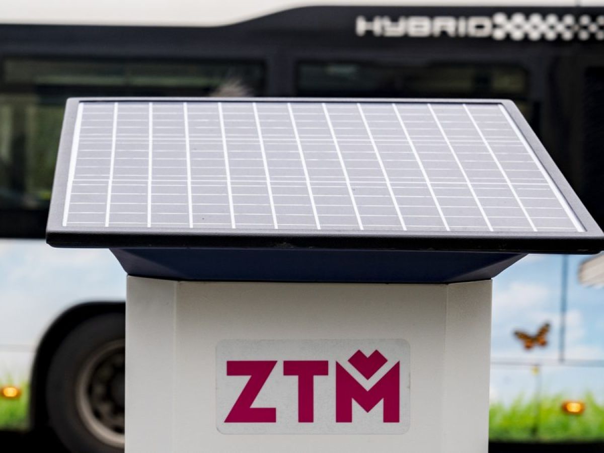 Fot. Metropolia GZM. Solarne biletomaty coraz bardziej popularne. Będzie ich znacznie więcej. Pojawią się też w Katowicach