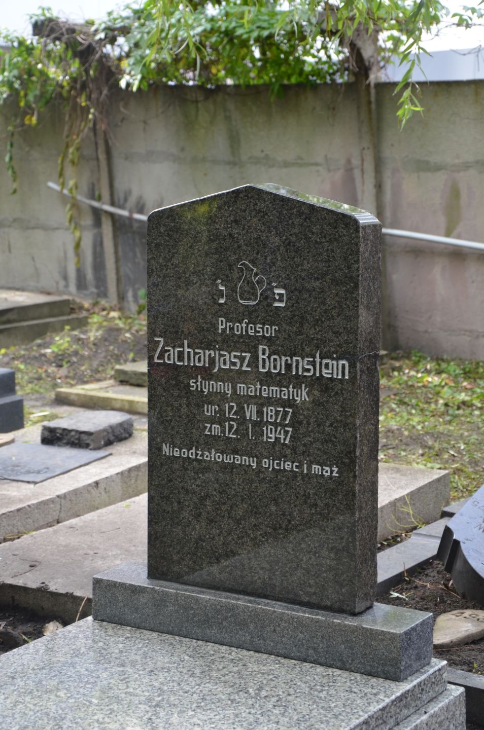 nagrobek Zacharjasza Bornsteina na cmentarzu żydowskim w Katowicach