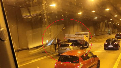 Wypadek w tunelu w Katowicach. Jeden samochód na drugim. Uwaga na utrudnienia w ruchu