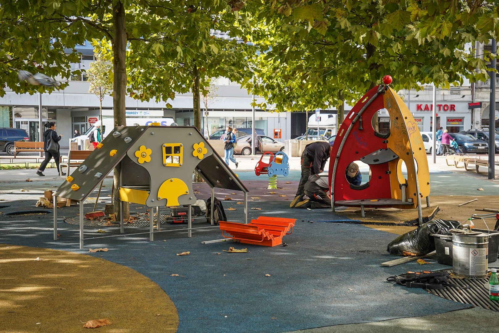 plac zabaw na rynku w Katowicach