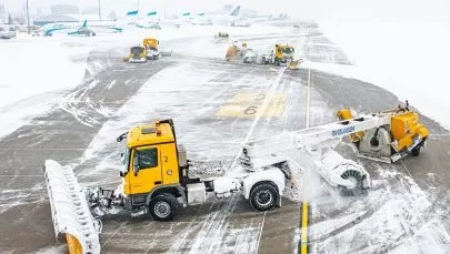 Zima w Katowice Airport. Jak wygląda odśnieżanie lotniska? 