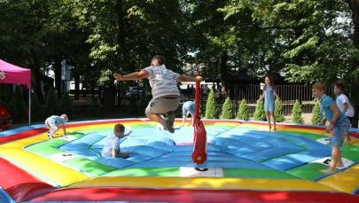 „Letni Piknik Śródmieścia". Wiele atrakcji czekać będzie na terenie Szkoły Podstawowej nr 15