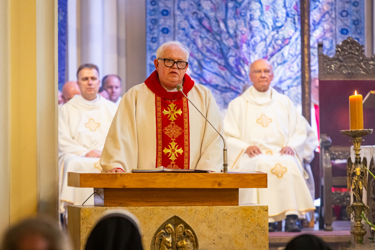Pożegnanie katowickich proboszczów. Na emeryturę przechodzą ks. Andrzej Suchoń i bp Marian Niemiec [Zdjęcia]