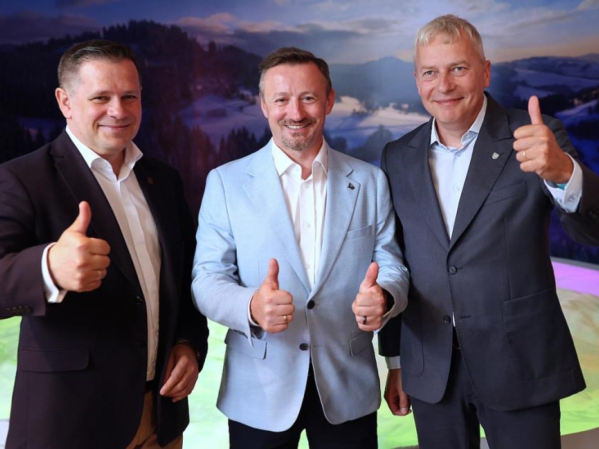 Pomysł na wycieczkę z Katowic. W Wiśle otwarto Beskidzkie Centrum Narciarstwa im. Adama Małysza [Zdjęcia]