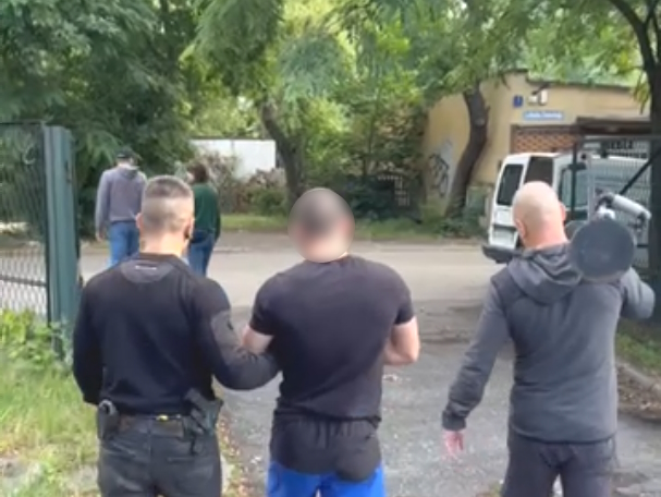 25-latek poszukiwany listem gończym zatrzymany w Szopienicach. Wytropili go śląscy "łowcy głów"