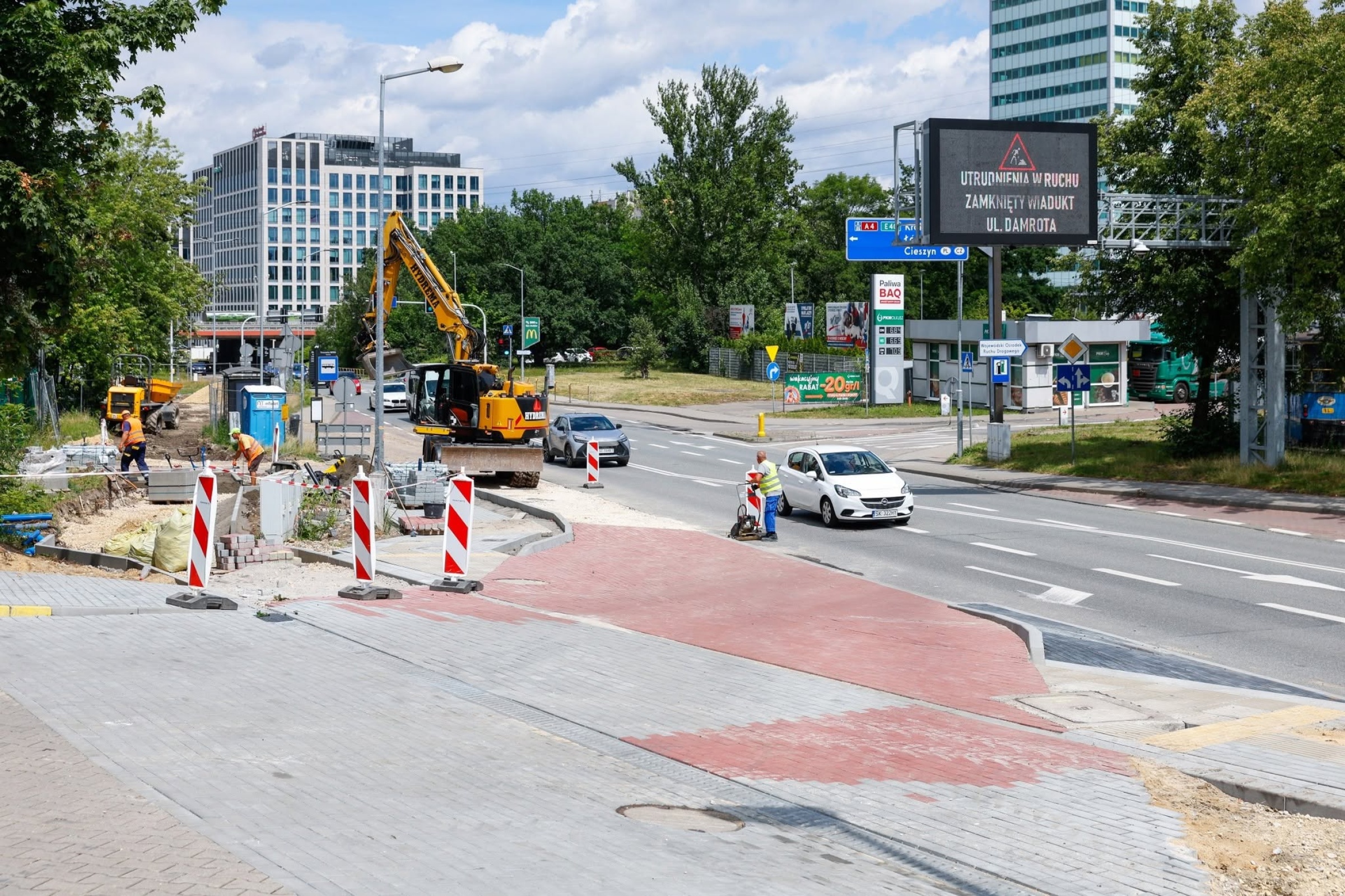 Budowa drogi dla rowerzystów wzdłuż ul. Francuskiej w Katowicach. Zmiany w organizacji ruchu