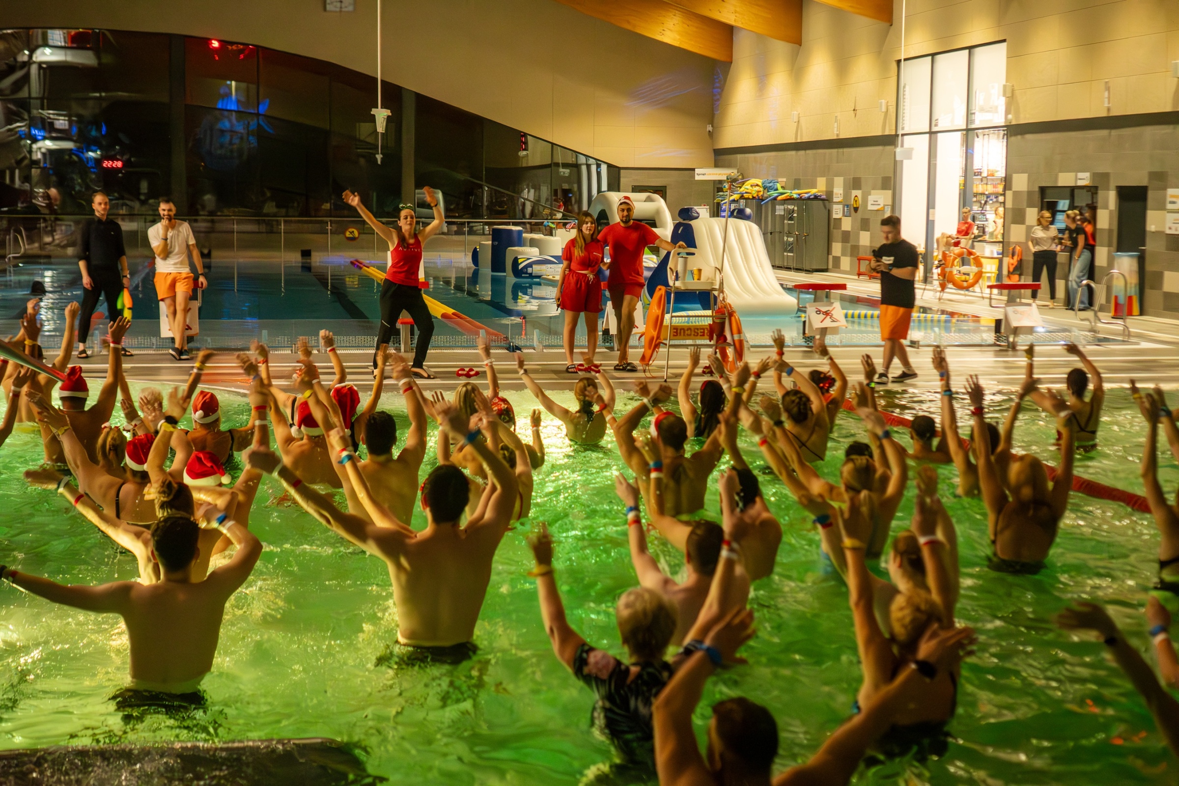 Wakacyjna Noc na Basenie Brynów. DJ, aquazumba, sauna i impreza do 2:00 w Katowicach