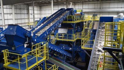 Nowa linia technologiczna sortowania odpadów ruszyła przy ul. Milowickiej. MPGK konsekwentnie rozwija system gospodarki odpadami 