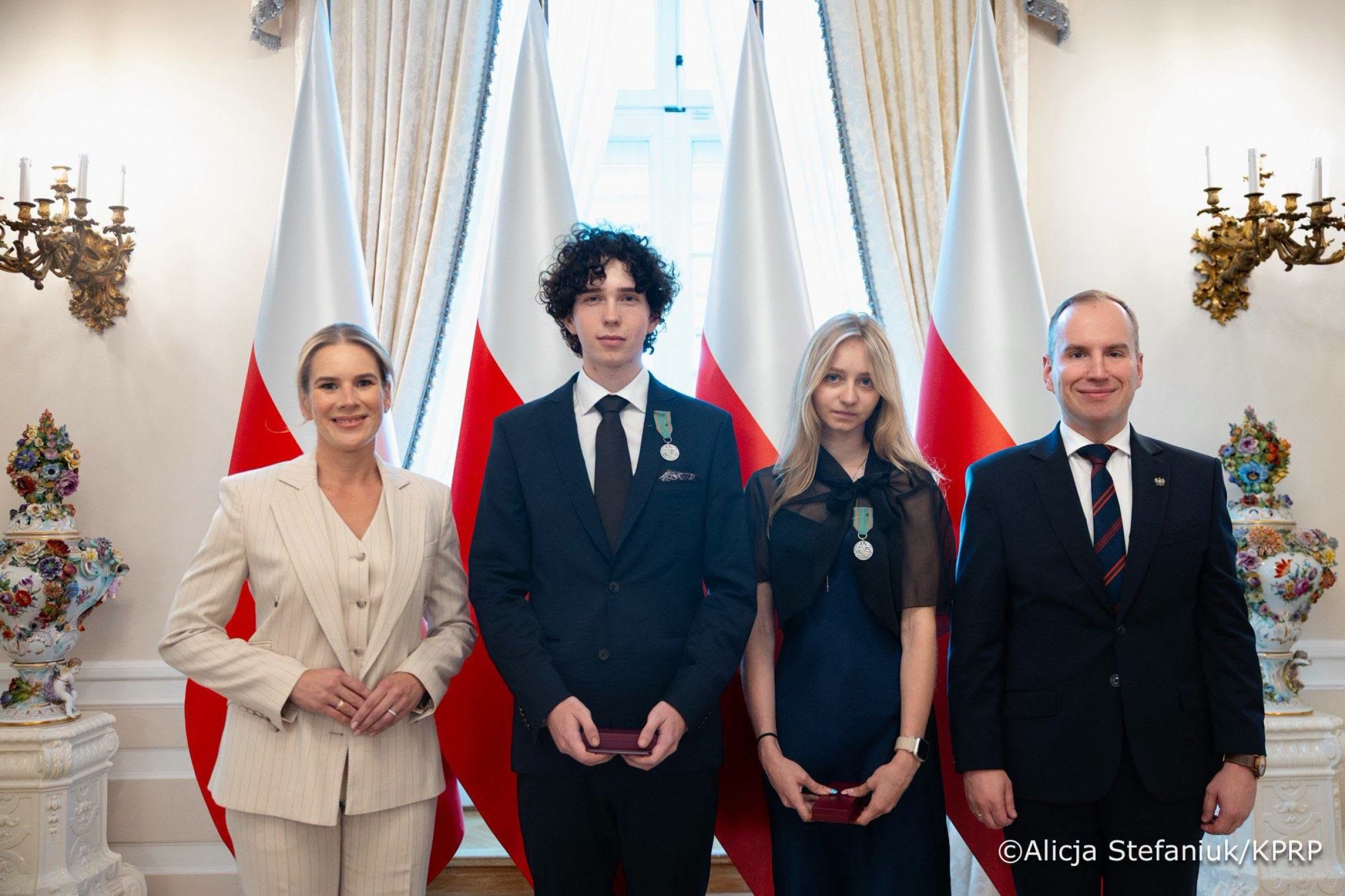 17-letni Janek i 15-letnia Eliza uratowali życie nad Stawem Barbara w Katowicach. Prezydent RP odznaczył młodych bohaterów [Zdjęcia]