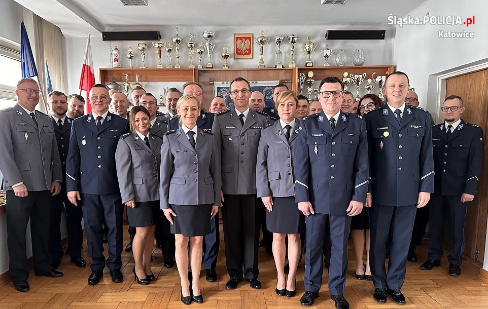 Policjanci w kończą służbę w KMP Katowice