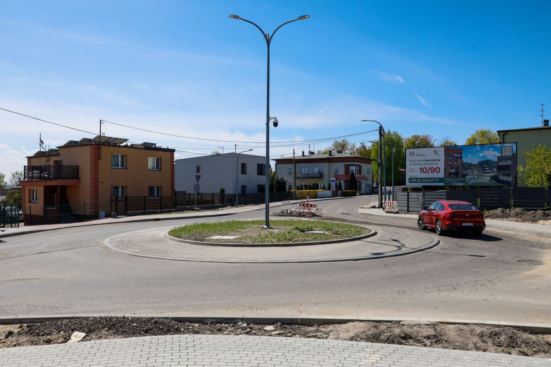 Fot. KAW. Nowe rondo na skrzyżowaniu Wieżowej i Szarych Szeregów Nowe rondo na skrzyżowaniu Wieżowej i Szarych Szeregów